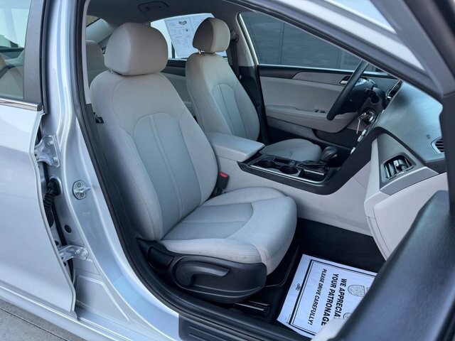 2018 Hyundai Sonata in Knoxville, TN 37920 - 18111912 17