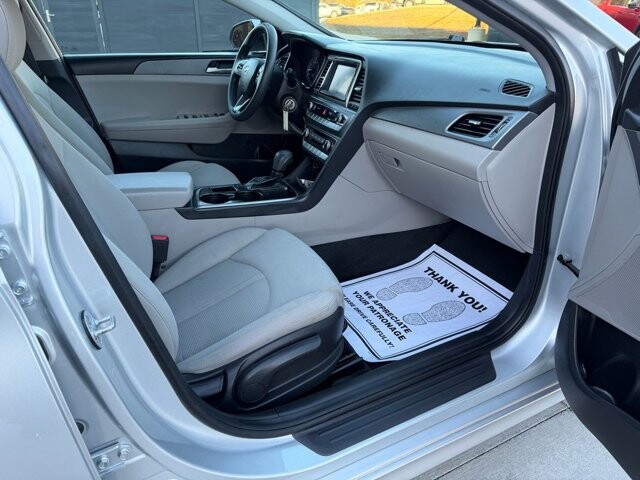 2018 Hyundai Sonata in Knoxville, TN 37920 - 18111912 16