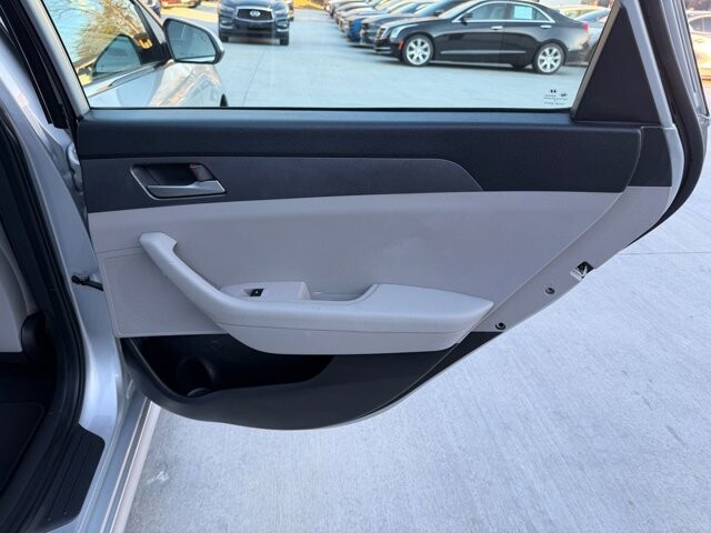 2018 Hyundai Sonata in Knoxville, TN 37920 - 18111912 10