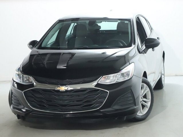 2019 Chevrolet Cruze in Bedford, OH 44146 - 18111921 3
