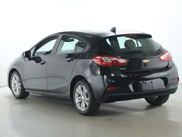 2019 Chevrolet Cruze in Bedford, OH 44146 - 18111921 39