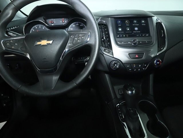 2019 Chevrolet Cruze in Bedford, OH 44146 - 18111921 27