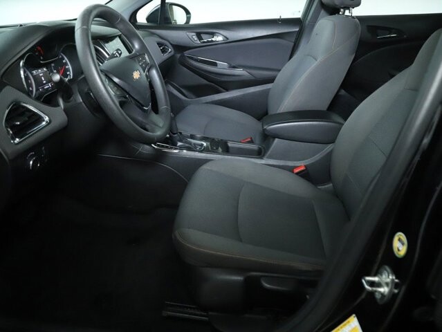 2019 Chevrolet Cruze in Bedford, OH 44146 - 18111921 18