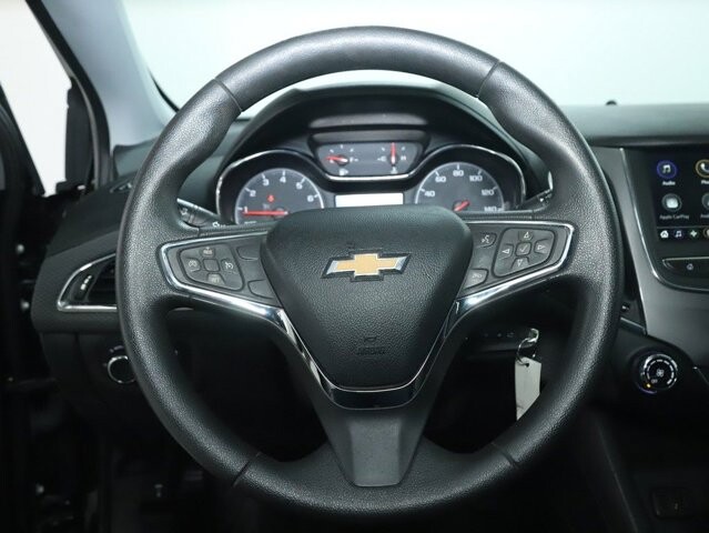 2019 Chevrolet Cruze in Bedford, OH 44146 - 18111921 20
