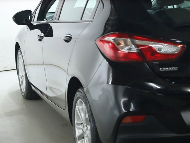 2019 Chevrolet Cruze in Bedford, OH 44146 - 18111921 40