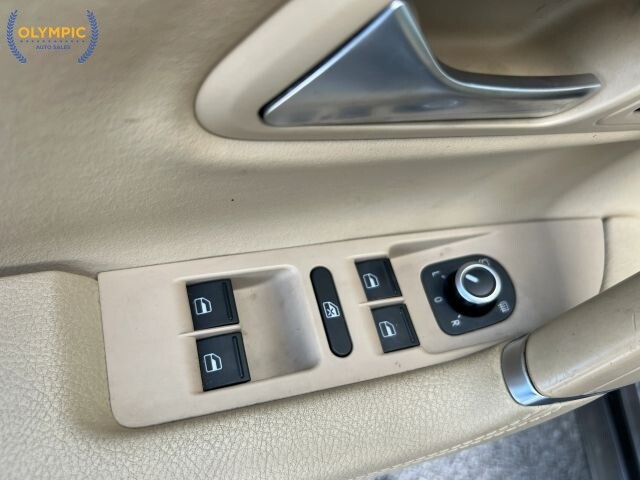 2014 Volkswagen CC in Decatur, GA 30032 - 18111928 29