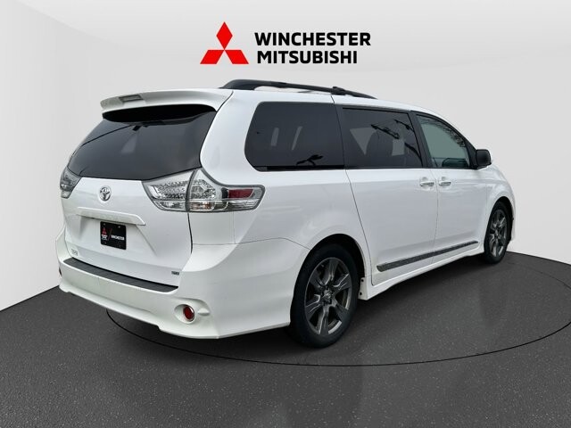 2017 Toyota Sienna in Winchester, VA 22602 - 18111932 2