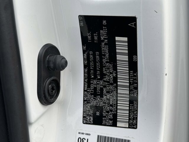 2017 Toyota Sienna in Winchester, VA 22602 - 18111932 30