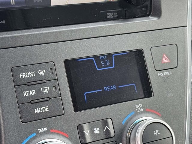 2017 Toyota Sienna in Winchester, VA 22602 - 18111932 19