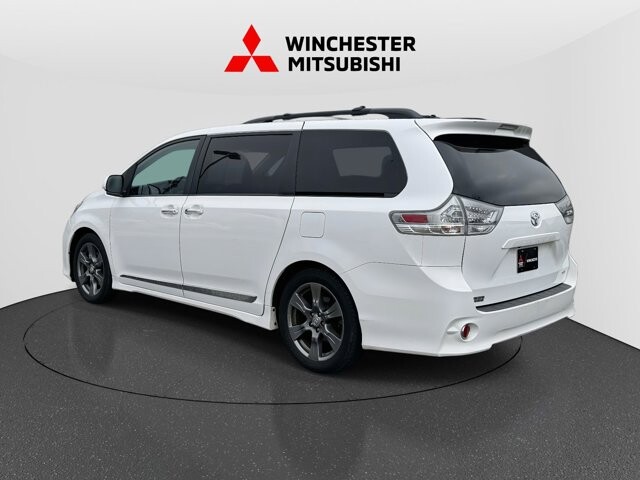2017 Toyota Sienna in Winchester, VA 22602 - 18111932 4