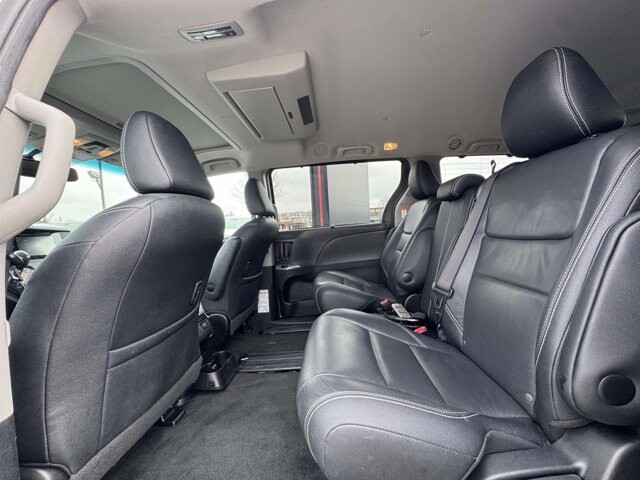 2017 Toyota Sienna in Winchester, VA 22602 - 18111932 13