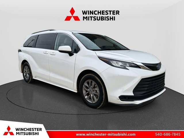 2023 Toyota Sienna in Winchester, VA 22602 - 18111940