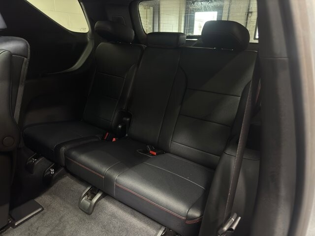 2025 Chevrolet Traverse in Burlington, WI 53105 - 18111951 12