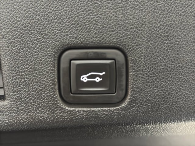 2025 Chevrolet Traverse in Burlington, WI 53105 - 18111951 22