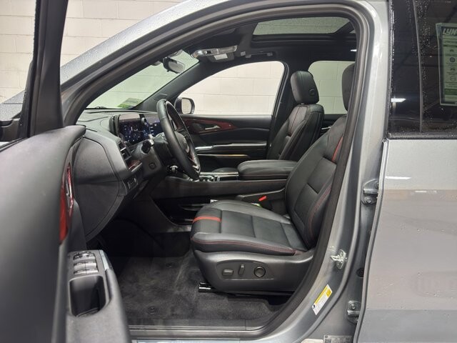 2025 Chevrolet Traverse in Burlington, WI 53105 - 18111951 15