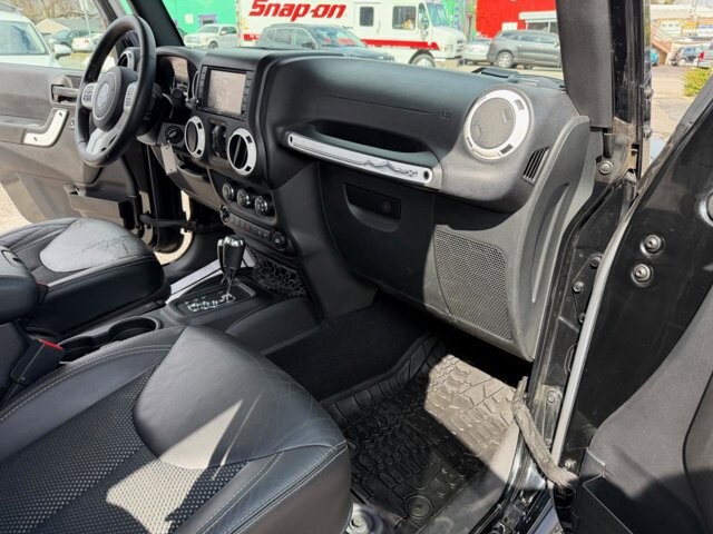 2015 Jeep Wrangler in Baltimore, MD 21225 - 18111953 17