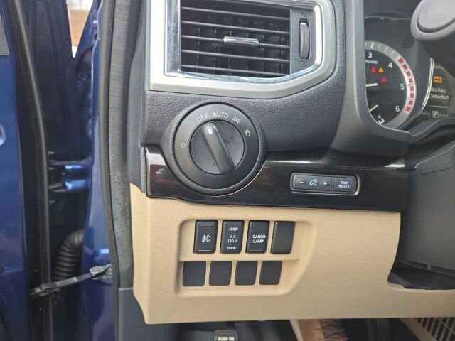 2017 Nissan Titan in Greenville, SC 29607 - 18111956 34