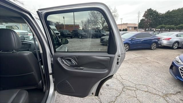 2005 Mazda Tribute in Greenville, SC 29607 - 18111957 19