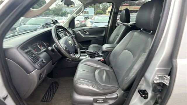 2005 Mazda Tribute in Greenville, SC 29607 - 18111957 31