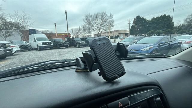 2005 Mazda Tribute in Greenville, SC 29607 - 18111957 38