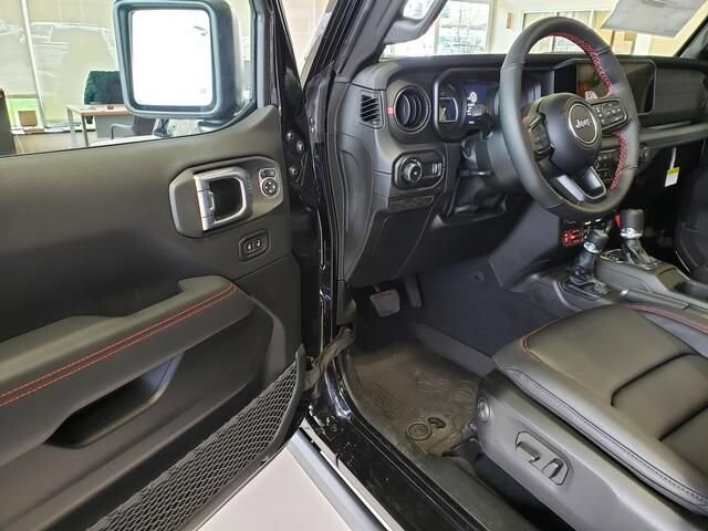 2026 Jeep Wrangler in Bedford, OH 44146 - 18111962 5