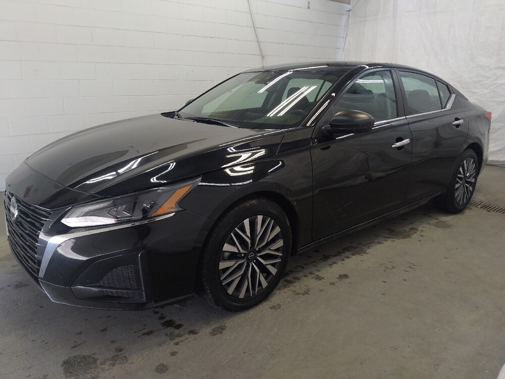 2024 Nissan Altima in Cincinnati, OH 45255 - 18111997 2