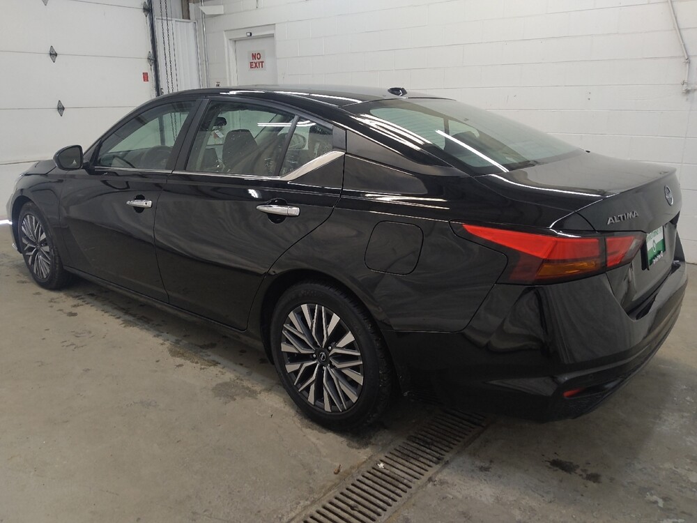 2024 Nissan Altima in Cincinnati, OH 45255 - 18111997 3