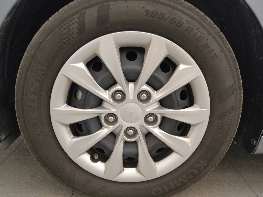 2024 Kia Forte in Tallahassee, FL 32304 - 18112009 31