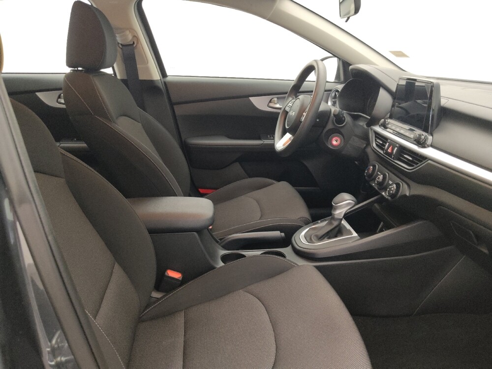 2024 Kia Forte in Tallahassee, FL 32304 - 18112009 21