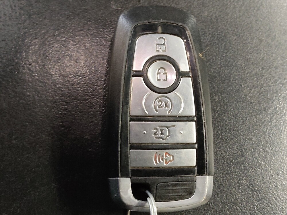 2020 Ford Explorer in Tampa, FL 33612 - 18112010 32