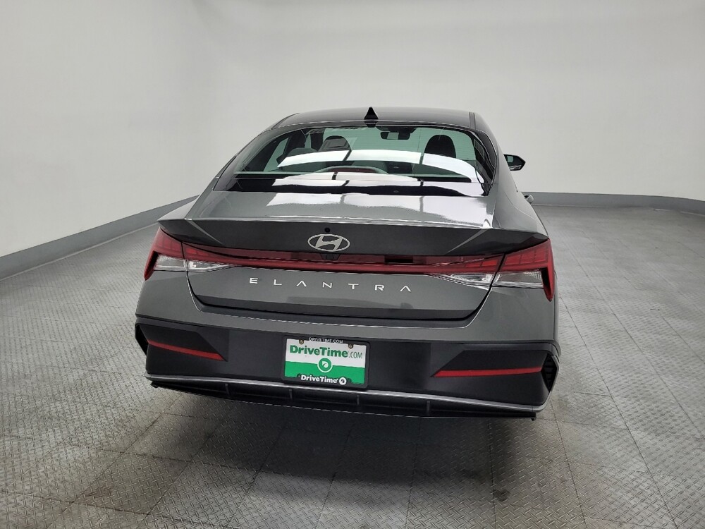 2025 Hyundai Elantra in Las Vegas, NV 89104 - 18112015 7
