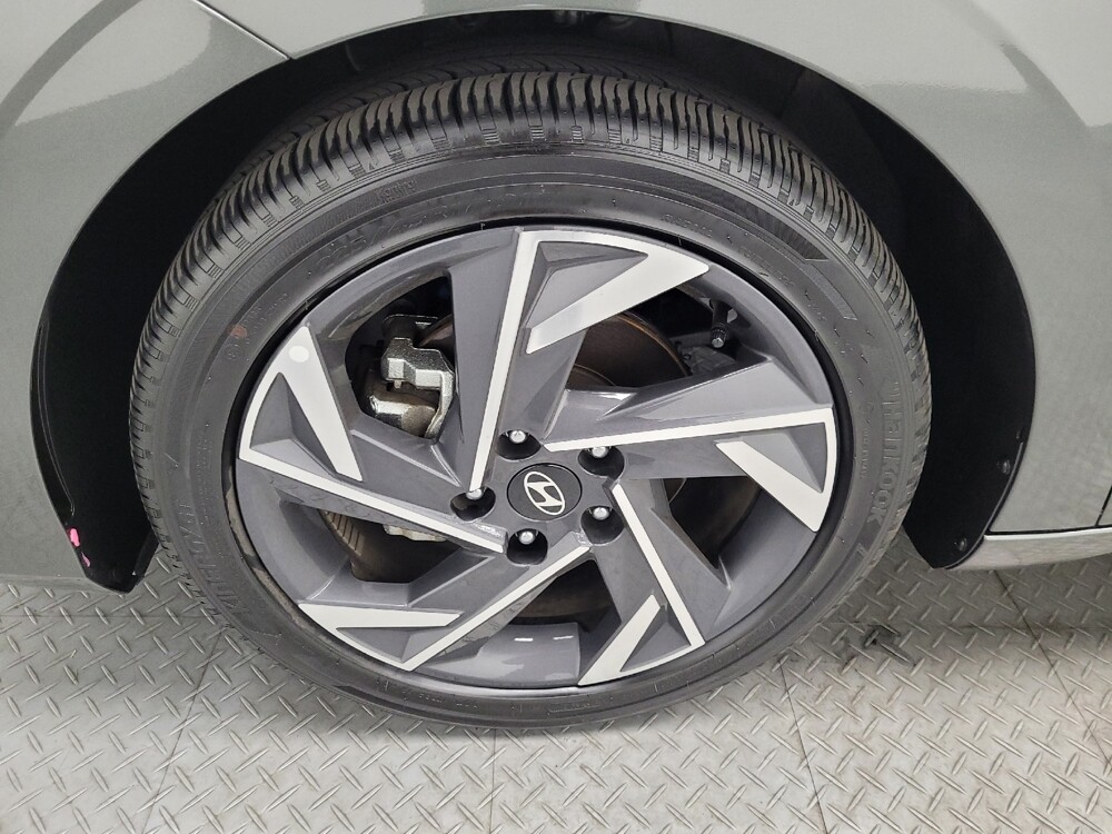 2025 Hyundai Elantra in Las Vegas, NV 89104 - 18112015 31