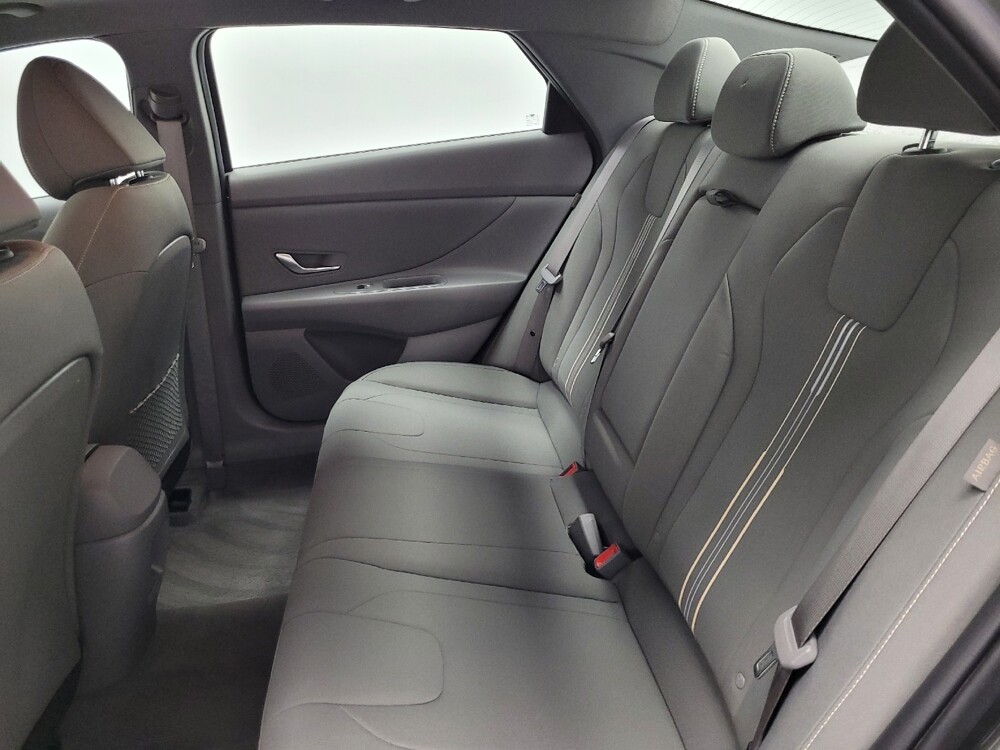 2025 Hyundai Elantra in Las Vegas, NV 89104 - 18112015 18