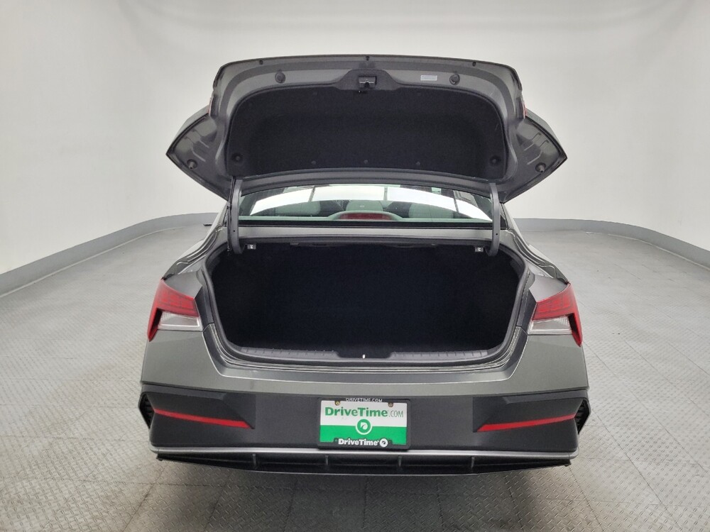 2025 Hyundai Elantra in Las Vegas, NV 89104 - 18112015 29