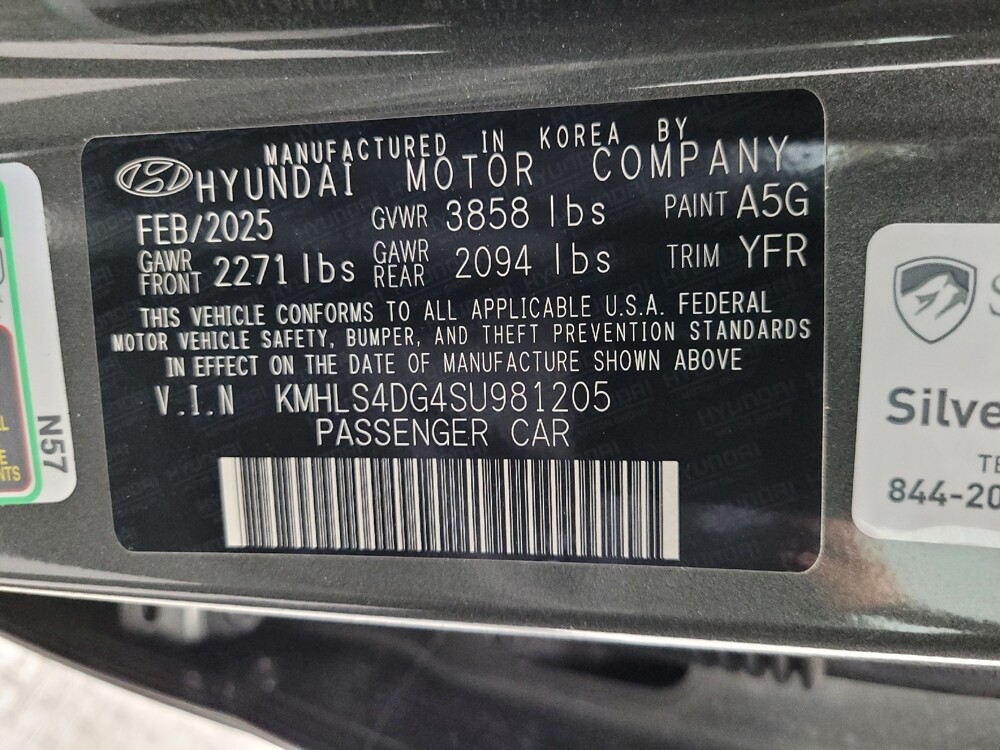 2025 Hyundai Elantra in Las Vegas, NV 89104 - 18112015 33