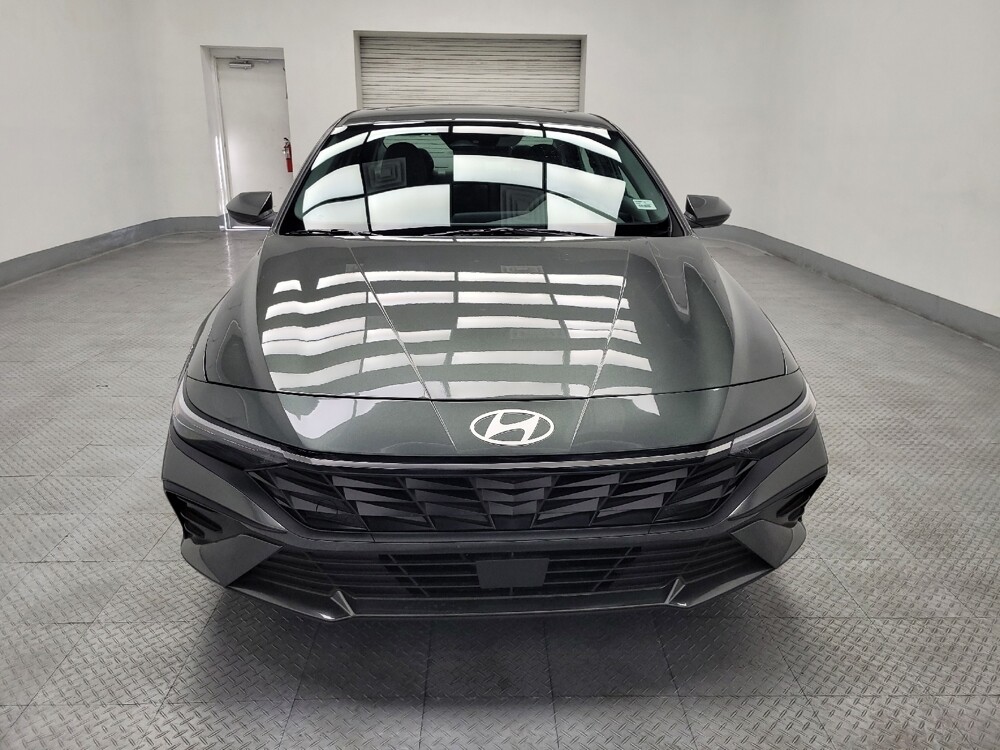 2025 Hyundai Elantra in Las Vegas, NV 89104 - 18112015 14