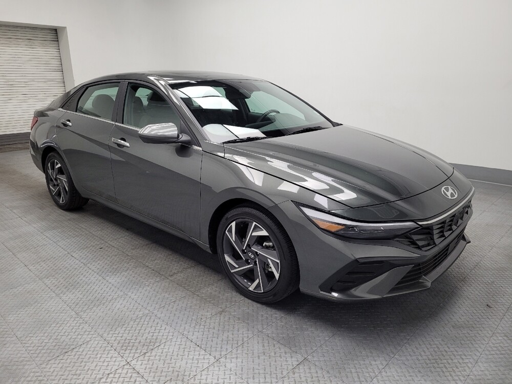 2025 Hyundai Elantra in Las Vegas, NV 89104 - 18112015 11