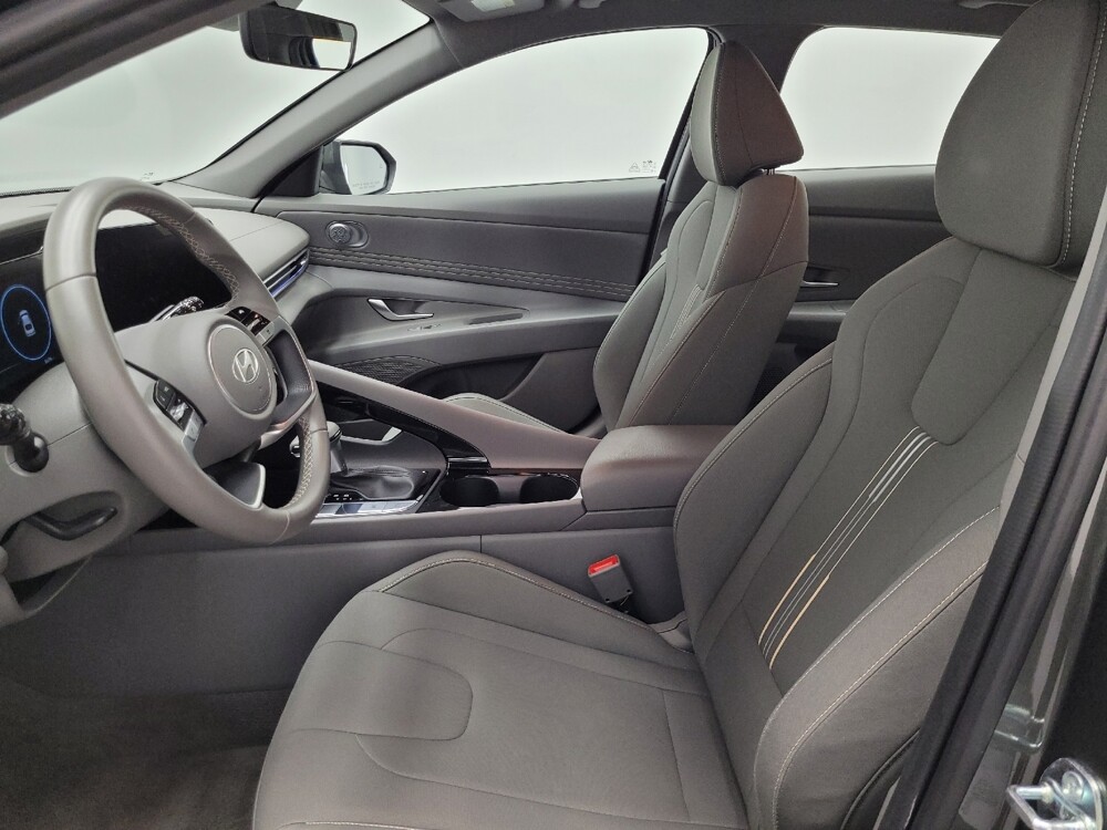 2025 Hyundai Elantra in Las Vegas, NV 89104 - 18112015 17