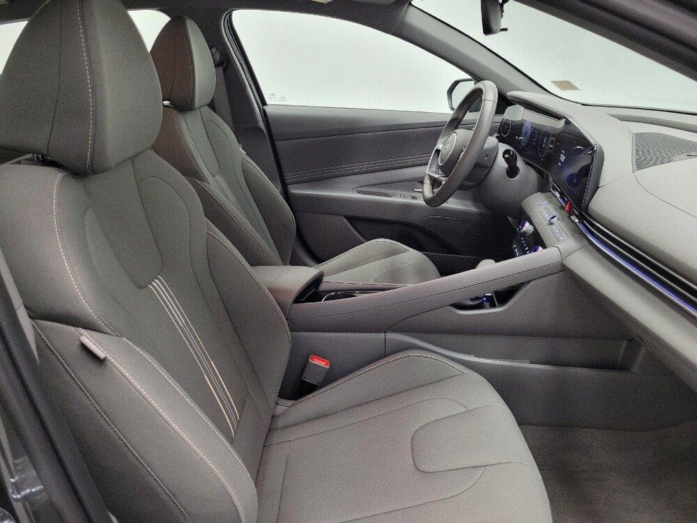 2025 Hyundai Elantra in Las Vegas, NV 89104 - 18112015 21