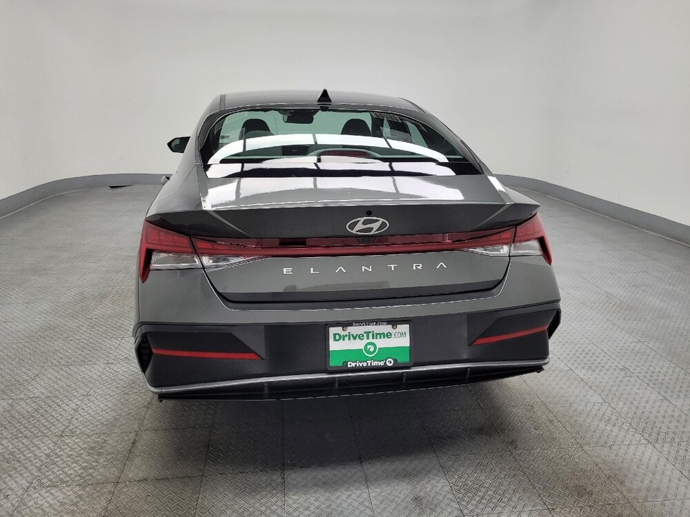 2025 Hyundai Elantra in Las Vegas, NV 89104 - 18112015 6