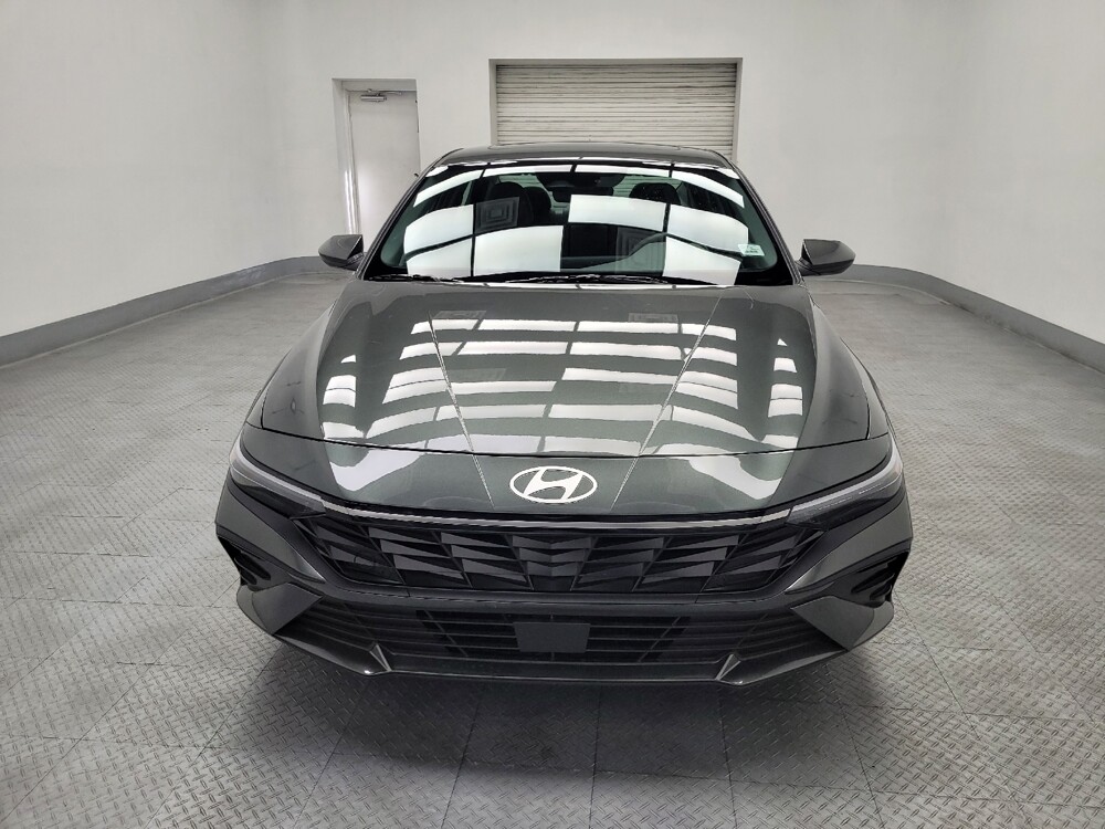 2025 Hyundai Elantra in Las Vegas, NV 89104 - 18112015 15