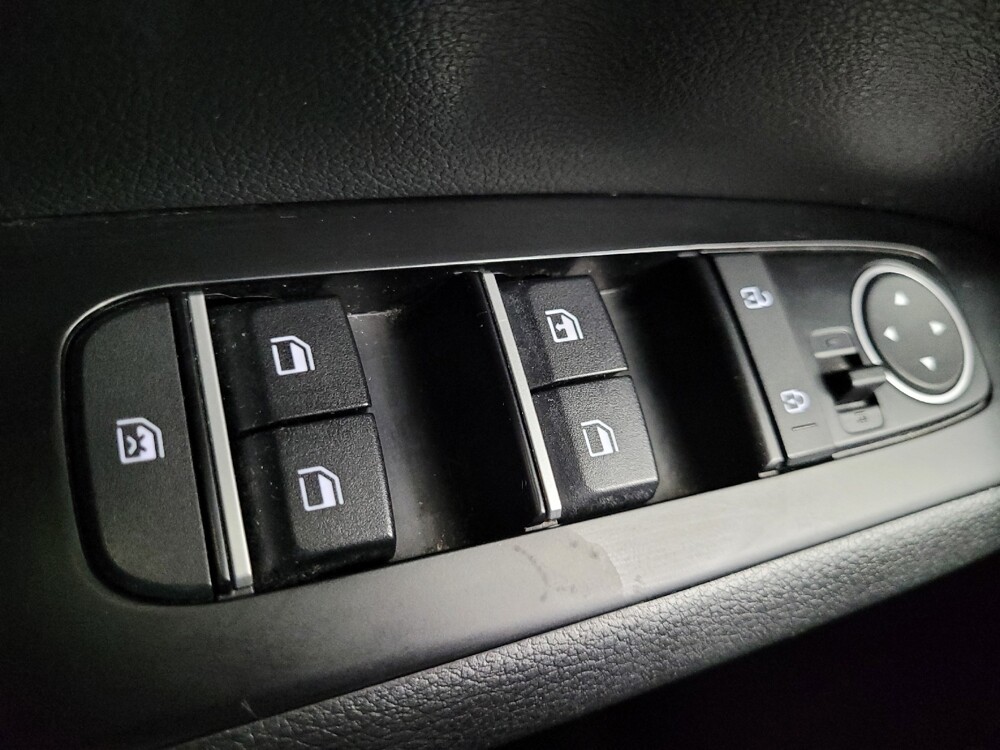 2024 Kia Soul in Las Vegas, NV 89102 - 18112016 27