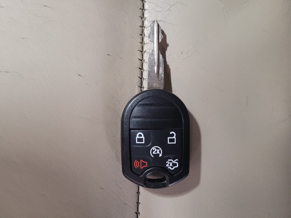 2015 Ford Taurus in Hialeah, FL 33014 - 18112023 32