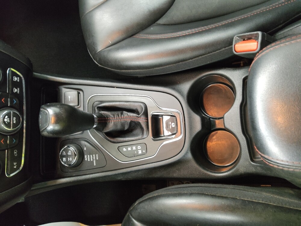 2019 Jeep Cherokee in St. Louis, MO 63125 - 18112025 26