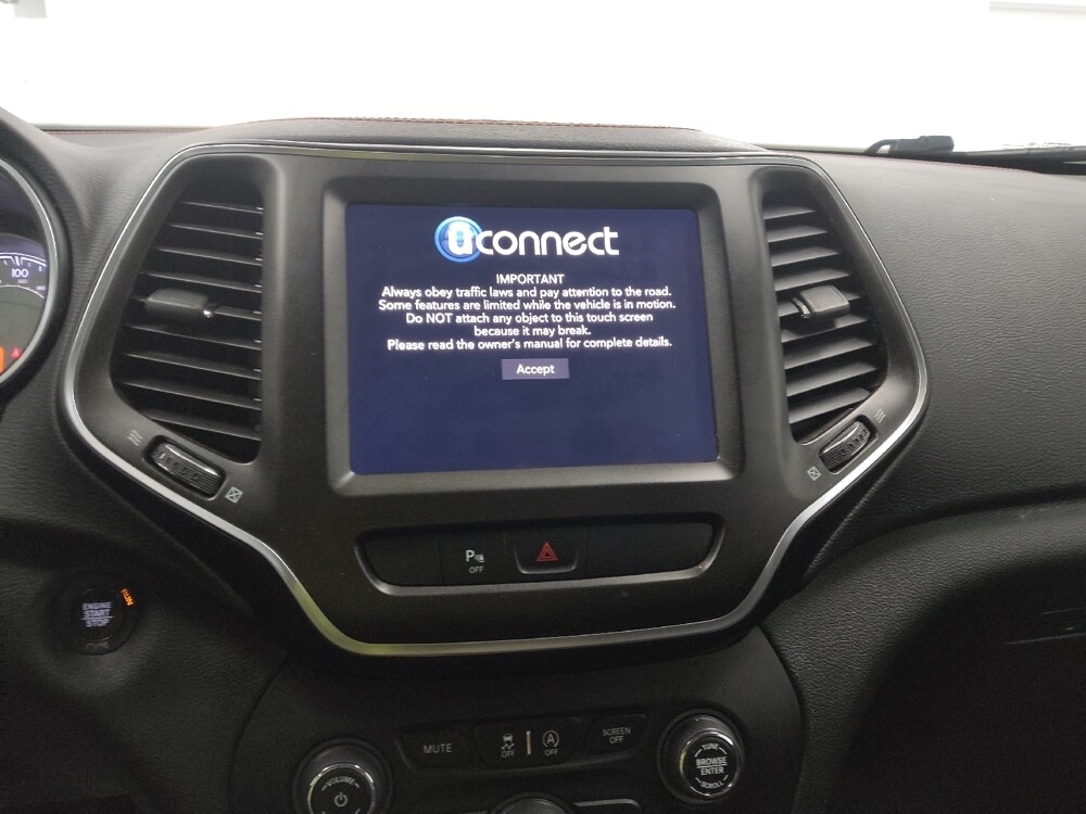 2019 Jeep Cherokee in St. Louis, MO 63125 - 18112025 25