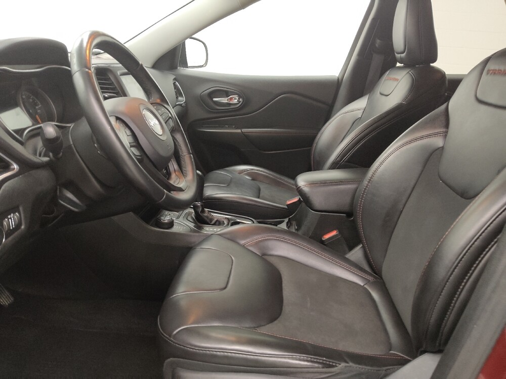 2019 Jeep Cherokee in St. Louis, MO 63125 - 18112025 17