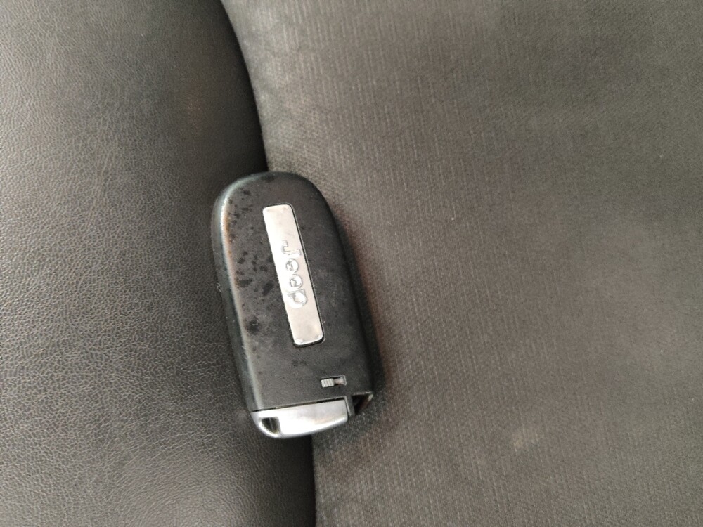 2019 Jeep Cherokee in St. Louis, MO 63125 - 18112025 32