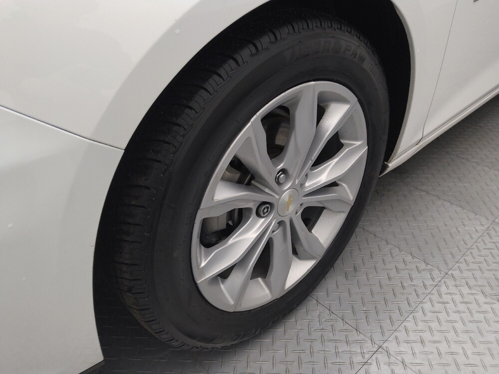 2023 Chevrolet Malibu in St. Louis, MO 63136 - 18112056 31