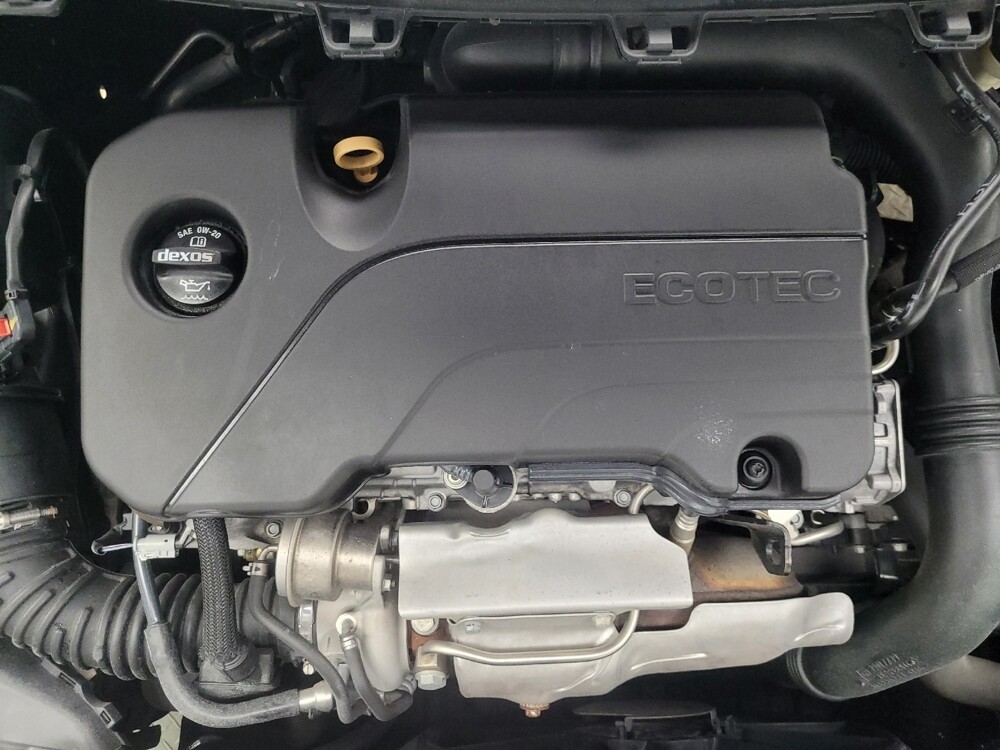 2018 Chevrolet Cruze in Ft Wayne, IN 46805 - 18112060 30