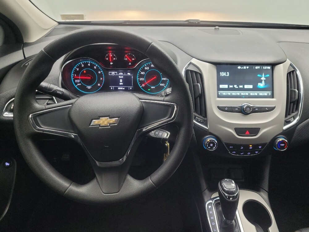 2018 Chevrolet Cruze in Ft Wayne, IN 46805 - 18112060 22